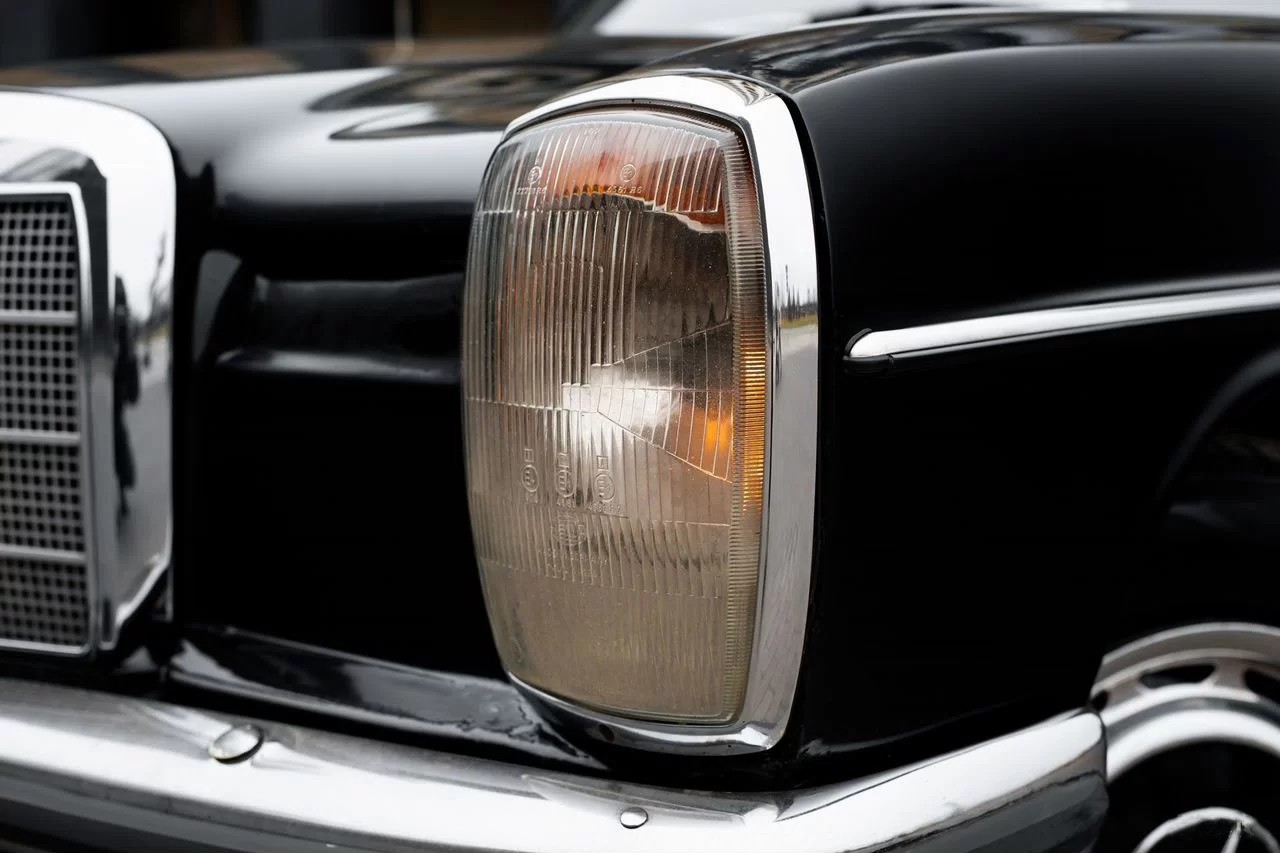 Mercedes-Benz W115 — фото 10